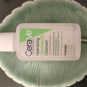 Hydrating Foaming Oil Cleanser